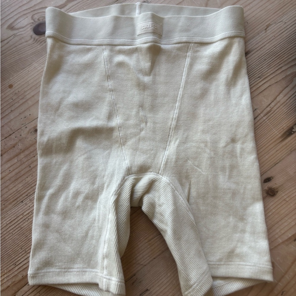 SKIMS NWOT Cream Ribbed Shorts